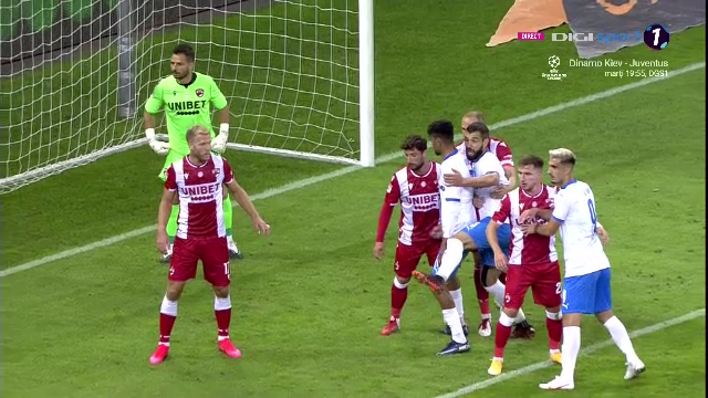 Inca un penalty controversat impotriva lui Dinamo! Contra, PARALIZAT pe margine, Puljic si-a pus mainile in cap! Ce s-a intamplat_8