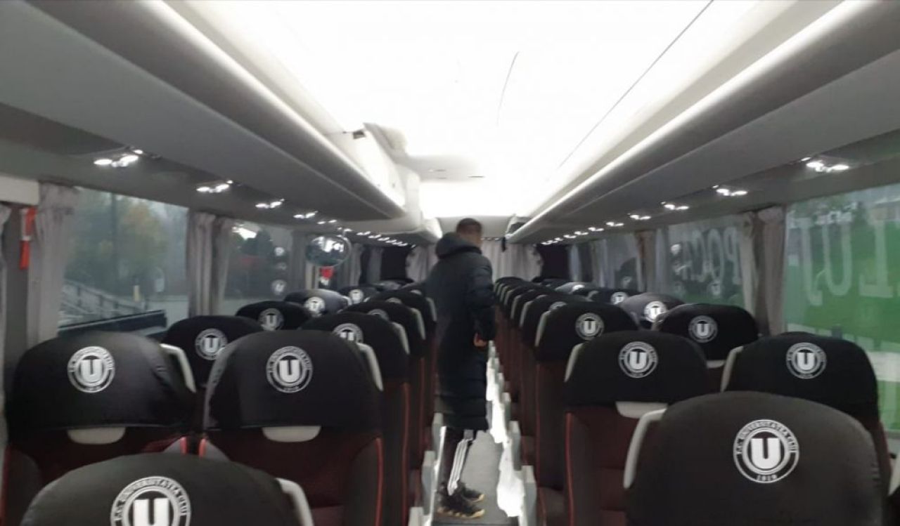 Imagini SPECTACULOASE cu noul autocar al lui U Cluj! Cum poate arata bijuteria cu care se vor deplasa fotbalistii _1