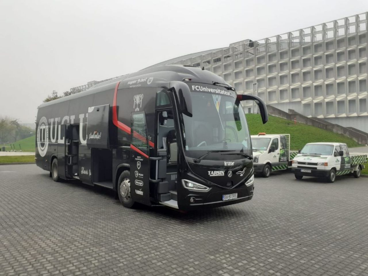 Imagini SPECTACULOASE cu noul autocar al lui U Cluj! Cum poate arata bijuteria cu care se vor deplasa fotbalistii _4
