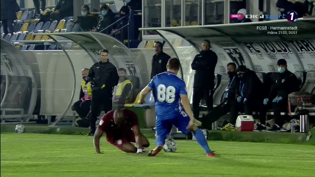 Petrescu, REACTIE IREALA dupa ce a vazut ce Cestor s-a rupt! I-a venit sa PLANGA in tribuna! Ce a putut sa faca_5
