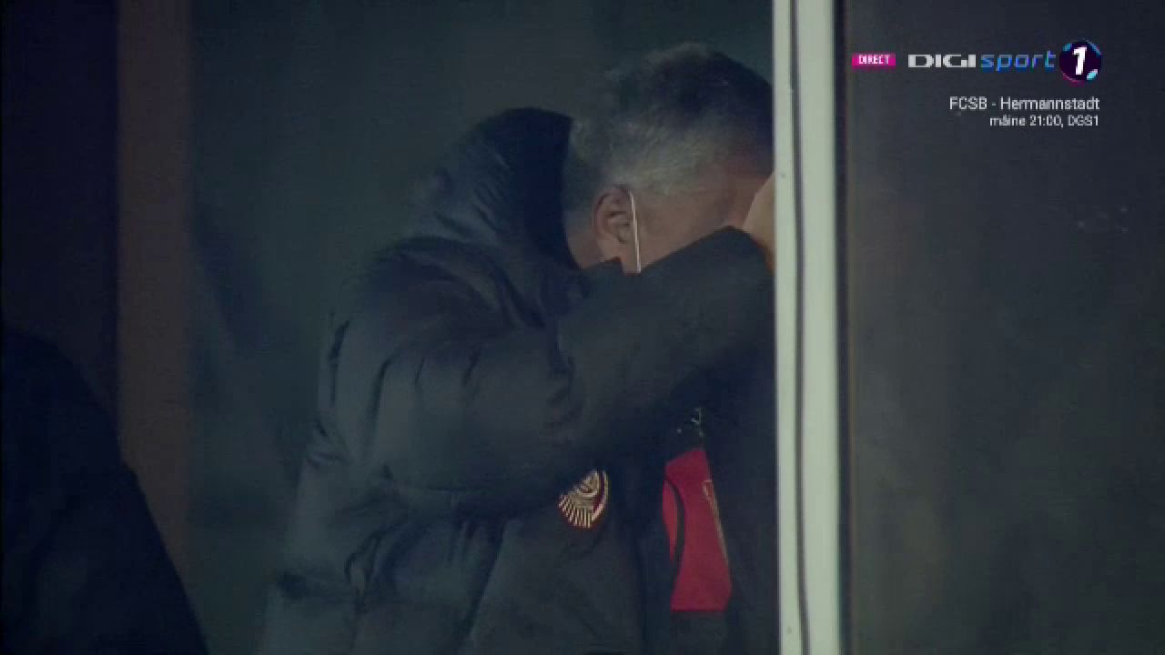 Petrescu, REACTIE IREALA dupa ce a vazut ce Cestor s-a rupt! I-a venit sa PLANGA in tribuna! Ce a putut sa faca_10