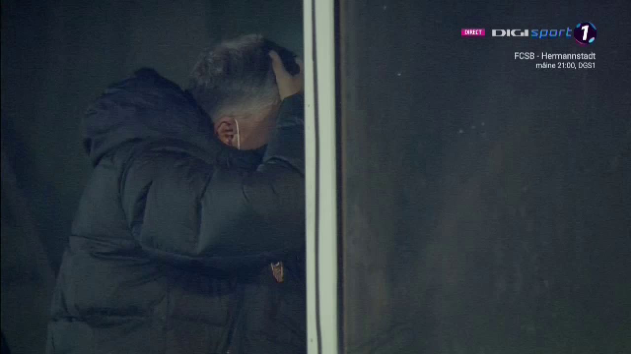 Petrescu, REACTIE IREALA dupa ce a vazut ce Cestor s-a rupt! I-a venit sa PLANGA in tribuna! Ce a putut sa faca_13