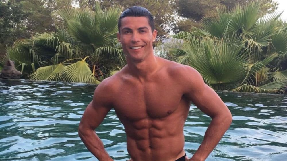 Acesta e MENIUL care il face pe Cristiano Ronaldo sa arate precum Hulk! Ce mananca starul portughez pentru a-si intretine&nbsp; six-pack-ul