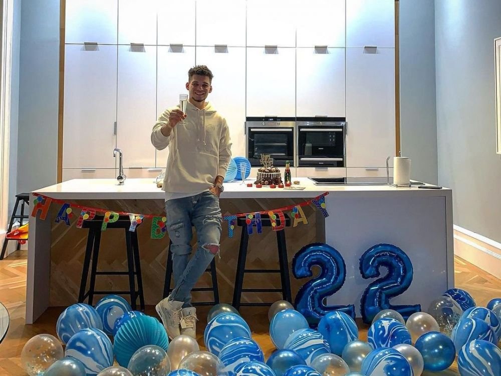 Aniversare sub semnul Covid-19. Ianis Hagi a implinit 22 de ani, dar a petrecut aproape singur&nbsp;