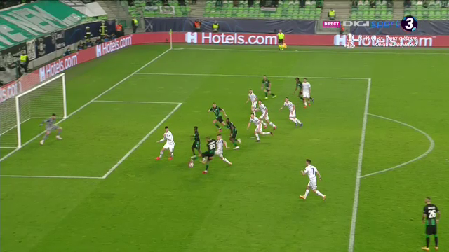 Nuuuu, Baluta, nuuu asa! I-a scos de doua ori la aceeasi faza din offside pe maghiari. Gol la cateva secunde dupa ce a intrat in teren!_5