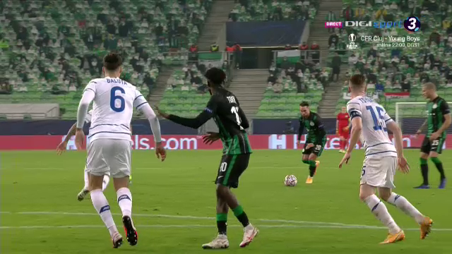 Nuuuu, Baluta, nuuu asa! I-a scos de doua ori la aceeasi faza din offside pe maghiari. Gol la cateva secunde dupa ce a intrat in teren!_6