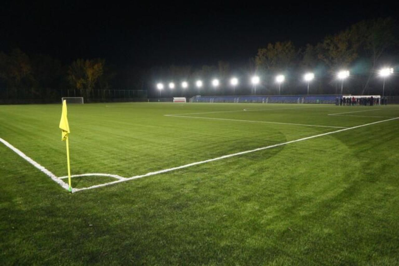 Lucrarile la stadionul din Targoviste s-au blocat, dar FRF a inaugurat o arena moderna in oras_1