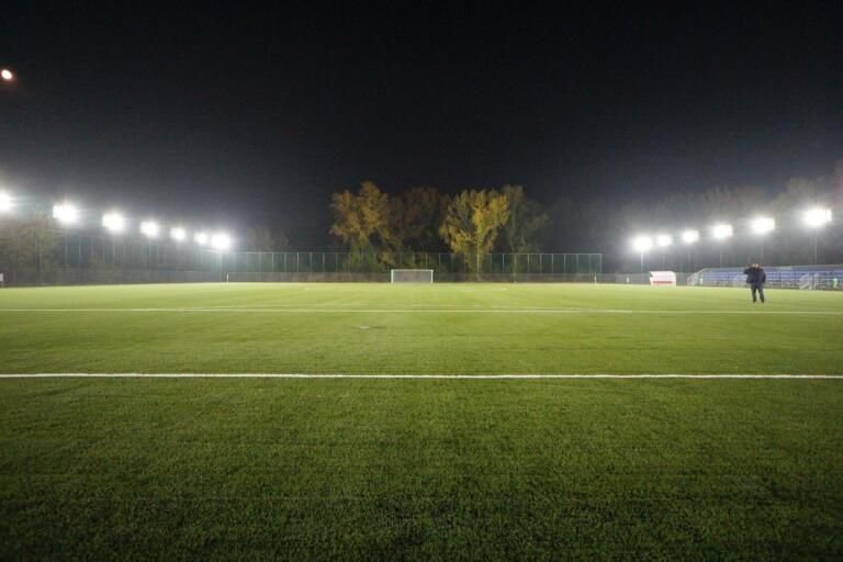 Lucrarile la stadionul din Targoviste s-au blocat, dar FRF a inaugurat o arena moderna in oras_2