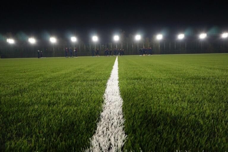 Lucrarile la stadionul din Targoviste s-au blocat, dar FRF a inaugurat o arena moderna in oras_3