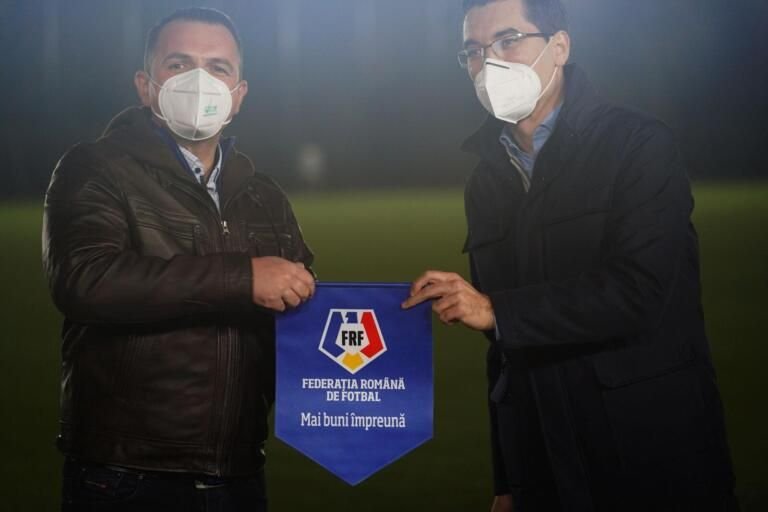 Lucrarile la stadionul din Targoviste s-au blocat, dar FRF a inaugurat o arena moderna in oras_4