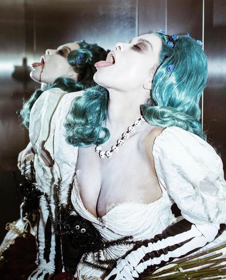 Costumatie de Halloween sau de filme pentru adulti?! Rita Ora a socat internetul: pozele care fac inconjurul retelelor sociale_5