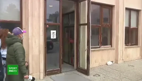 Mircea Lucescu, despre stirea care a facut INCONJURUL LUMII! Ce spune despre momentul in care a vorbit cu Leo Messi: "Am jucat cu el de 9 ori! Ne cunoastem!"