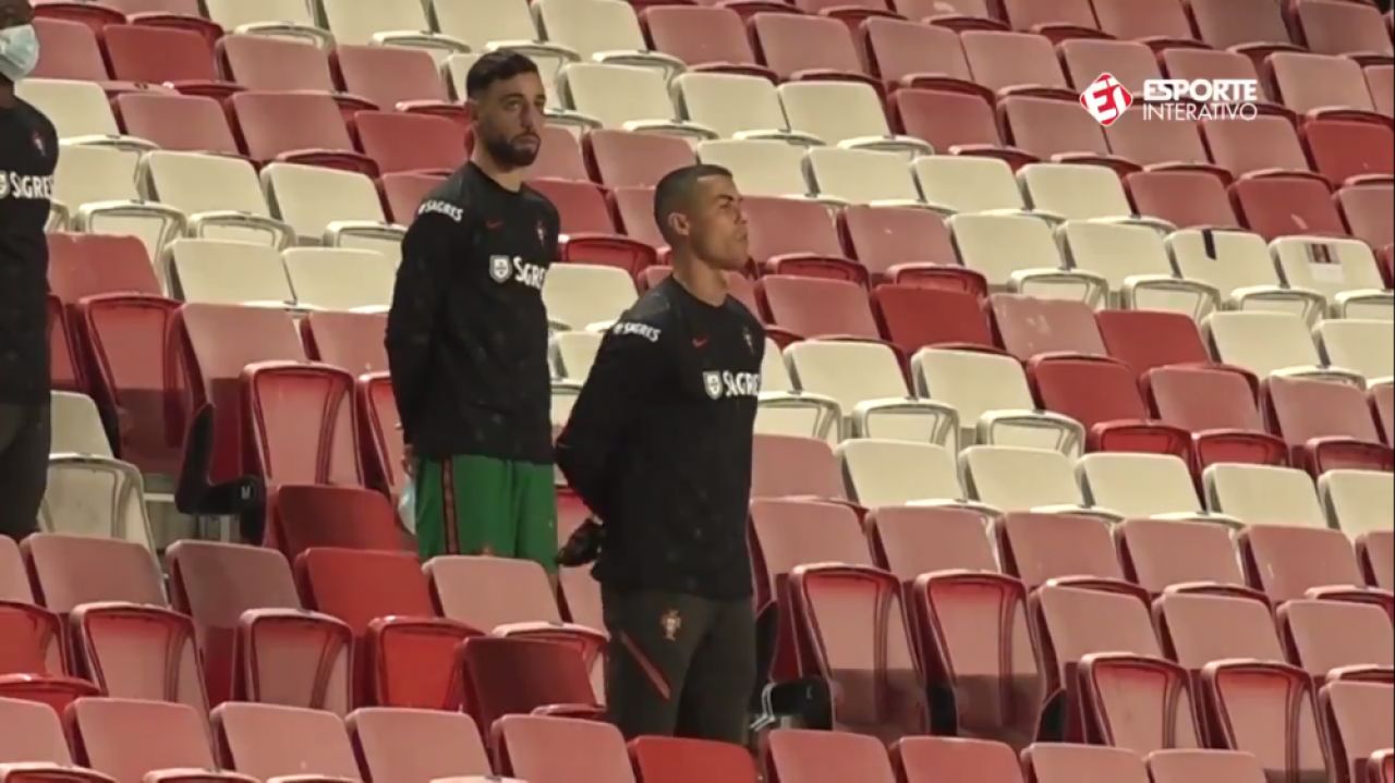 Masca 1-0 Ronaldo! :) Portughezul a oferit imaginile serii din tribuna la partida cu Andorra! Ce a putut sa faca starul _8