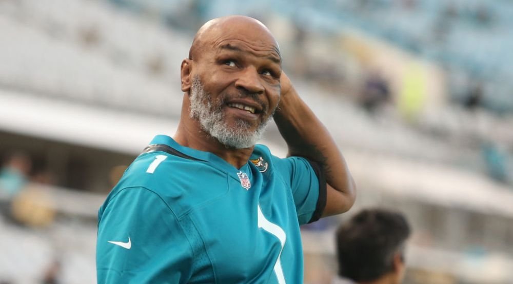 Faza săptămânii la Miami: un bodyguard „l-a arestat” pe Mike Tyson, în timpul meciului Azarenka - Putintseva_15