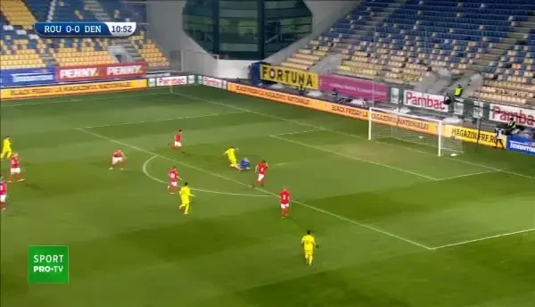 Matan a cazut in careu, insa arbitrul nu a dictat penalty.