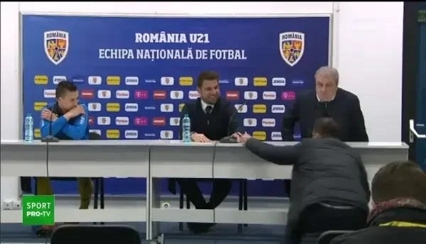 Mutu vorbea la conferinta cand a fost ATACAT de jucatori! :)) Bucurie DEZLANTUITA pentru nationala dupa calificarea la Euro! Ce au facut jucatorii in fata presei