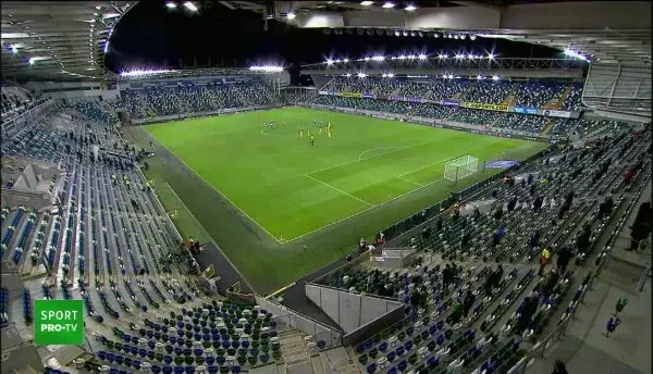 Moment de reculegere pentru victimele incendiului de la Piatra Neamt inaintea meciului din Irlanda de Nord