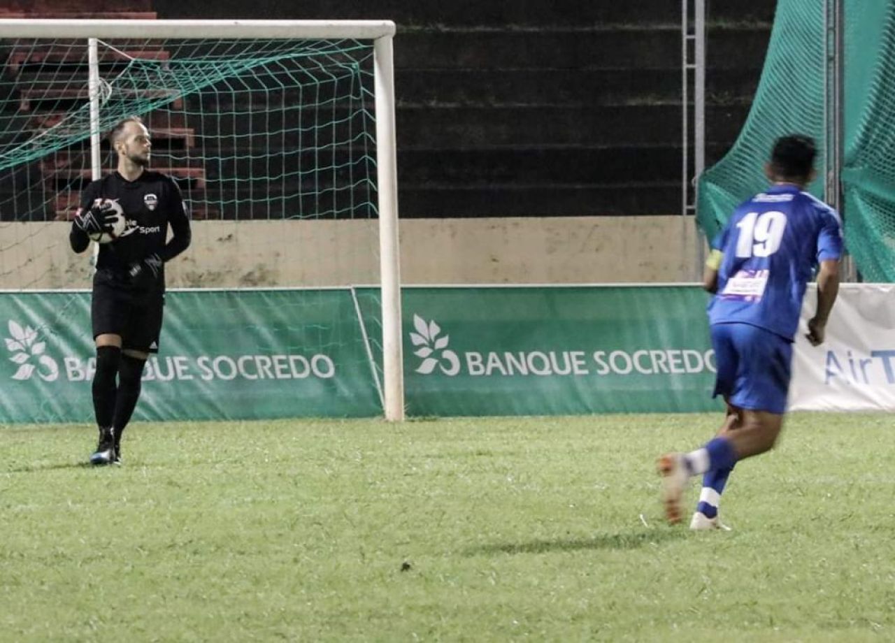 A fost aproape de Monaco, dar vrea sa joace in liga a 3-a din Romania! Isi cauta echipa pe net: