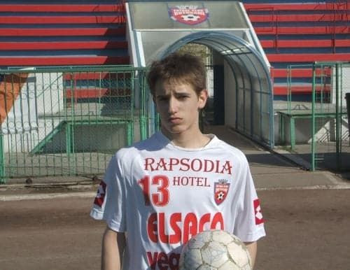 EXCLUSIV | A fost vandut de parinti pe 10 000 $ cand avea 3 luni, apoi s-a indragostit de Romania cand i s-a spus de unde e! A venit sa se faca fotbalist in Liga 1! Povestea care bate ORICE scenariu_2