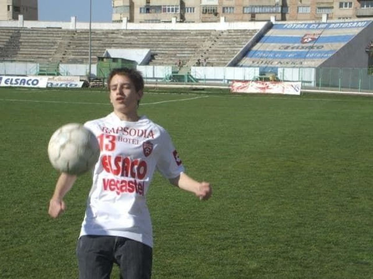 EXCLUSIV | A fost vandut de parinti pe 10 000 $ cand avea 3 luni, apoi s-a indragostit de Romania cand i s-a spus de unde e! A venit sa se faca fotbalist in Liga 1! Povestea care bate ORICE scenariu_5