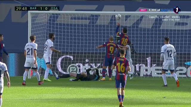 De la un zeu la altul! Imaginea care face inconjurul lumii! Messi, la un pas de NEBUNIA ANULUI in onoarea lui Maradona! Ce s-a intamplat la faza in care TOATA Planeta si-a amintit de Diego_4