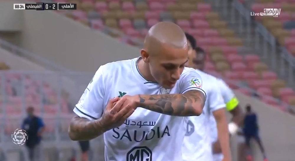 GOOOL MITRITA! Seicii incep sa-l IUBEASCA pe fotbalistul DINAMITA al Romaniei. Cum a marcat la o zi dupa ce a devenit tata si ce gest genial a facut