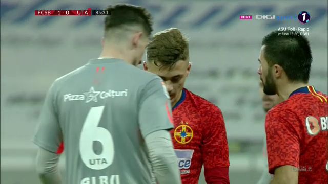 S-a dus furios dupa el si colegii au trebuit sa intervina! Ce s-a intamplat intre stelisti chiar pe teren la o faza care nu anunta nimic_3