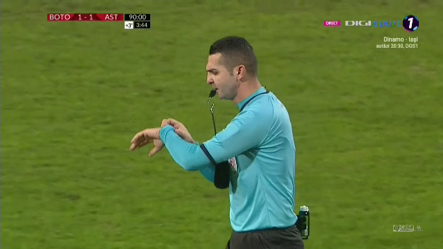 GENIAL! Croitoru s-a dus DIRECT la arbitru dupa meci: 