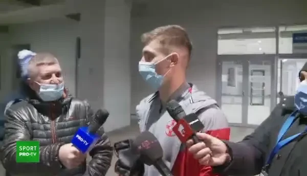 Stai, mai, ce tot claxonezi?! :) Reactia GENIALA a lui Tanase cand a fost confundat cu Dennis Man: Nu am fost eu omul meciului! :))