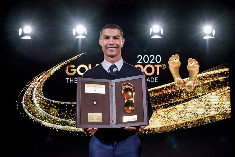 De data asta a ZAMBIT! :) Trofeul la care Ronaldo i-a depasit pe Lewandowski si Leo Messi_3