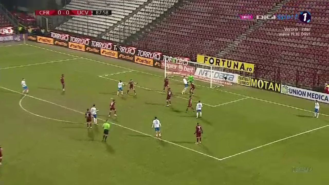 VIDEO: A fost sau n-a fost?! Sut FANTASTIC al lui Bic, mingea s-a JUCAT pe linie! Sau dincolo de ea?! NEBUNIE dupa CFR - Craiova_5