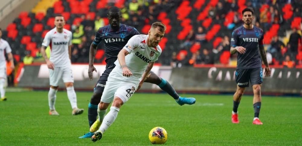 Ii tine la respect pe Falcao, Demba Ba si restul MILIONARILOR din Turcia! Performanta fantastica pentru Maxim: e golgeterul anului in Superliga