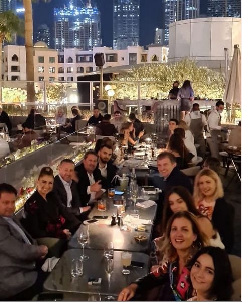 Pe asta n-o vedea nimeni venind! :) Cu cine s-a pozat Anamaria Prodan in Dubai: