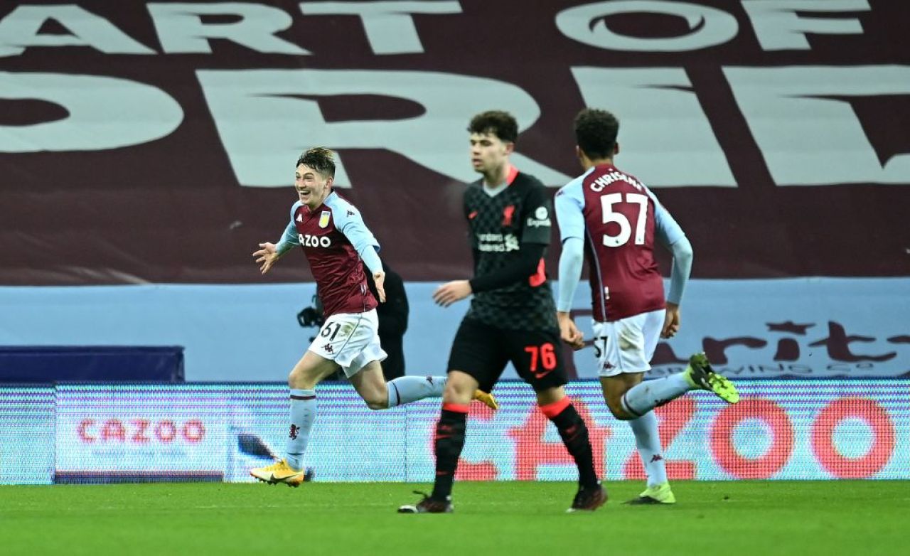 Au bagat COPIII cu Liverpool! Jucatorii de la Villa, adusi de PARINTI la stadion, au bagat-o in modul PANICA pe super campioana Angliei! Klopp a TREMURAT la pauza_1