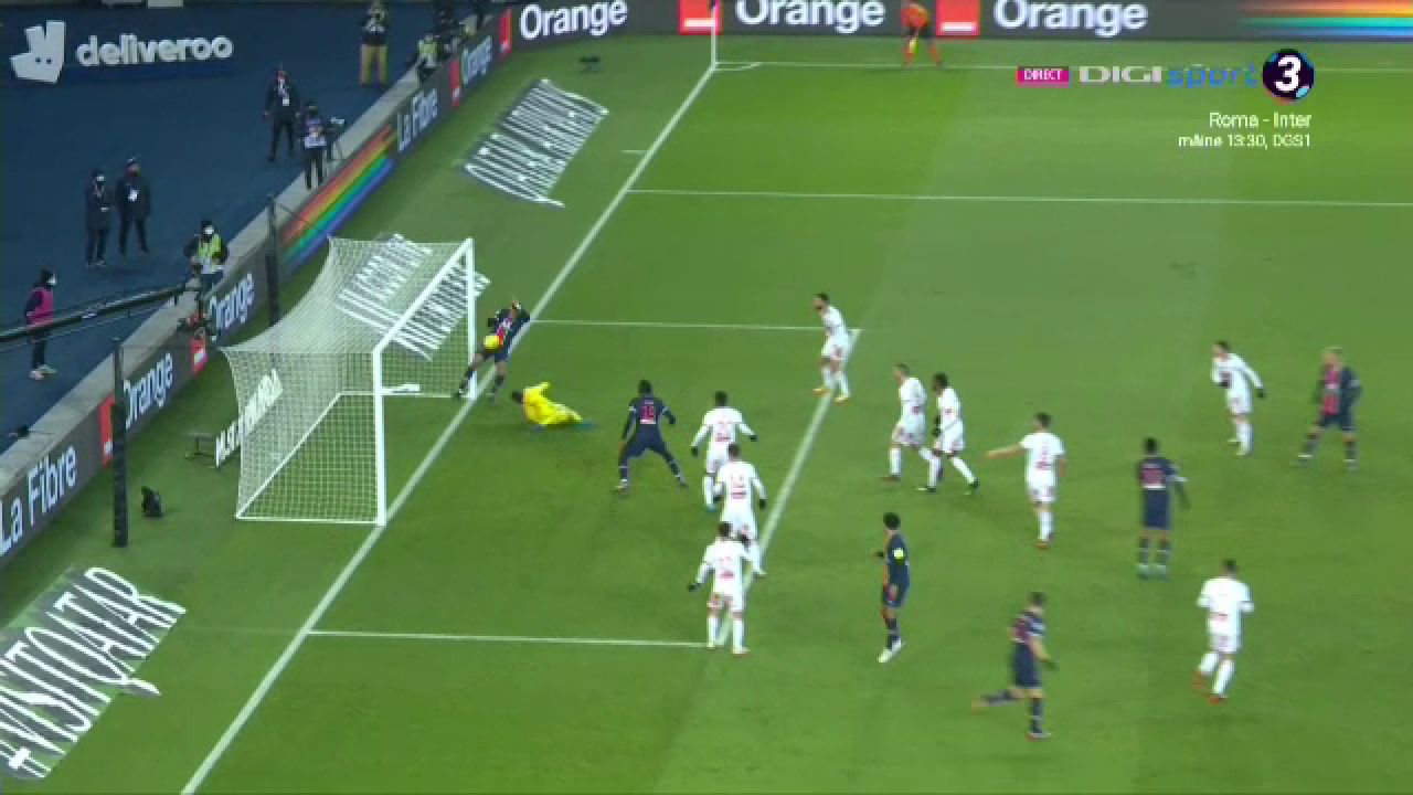 Sigur e Mbappe sau au bagat SOSIA in teren?! Kylian s-a facut DE RAS: ratarea care a SOCAT milioane de fani! Ce a facut in fata portii_7