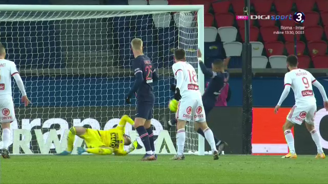 Sigur e Mbappe sau au bagat SOSIA in teren?! Kylian s-a facut DE RAS: ratarea care a SOCAT milioane de fani! Ce a facut in fata portii_11