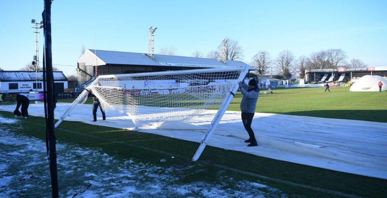 Pentru povesti ca ASTA iubim fotbalul! Ingrijitorul de teren al echipei din liga a 6-a a DORMIT la stadion ca sa aiba grija de gazon inaintea meciului cu echipa lui Rooney! 'Bogatii', DATI AFARA din Cupa_1