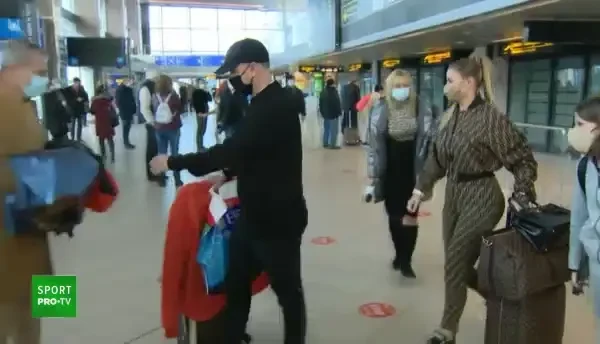 BREAKING NEWS! Semnul ca SEMNEAZA cu Craiova?! Reghecampf s-a intors in tara! Primele imagini cu antrenorul roman