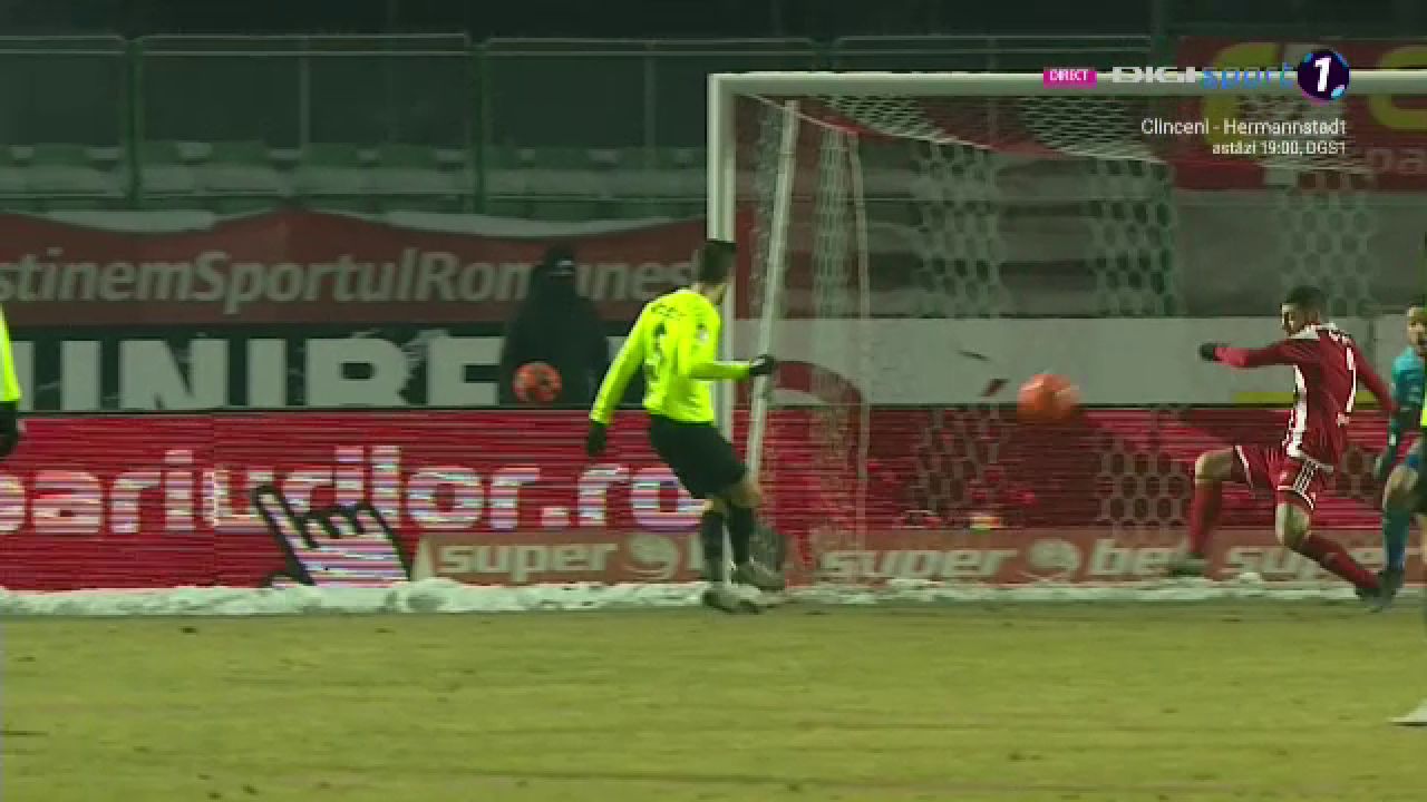 Unde s-a uitat Hategan?! PENALTY CLAR refuzat CFR-ului dupa un hent facut chiar in fata arbitrului! Jucatorii au innebunit pe teren_8