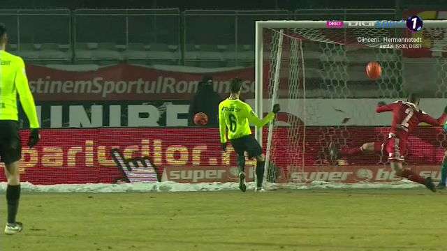 Unde s-a uitat Hategan?! PENALTY CLAR refuzat CFR-ului dupa un hent facut chiar in fata arbitrului! Jucatorii au innebunit pe teren_13