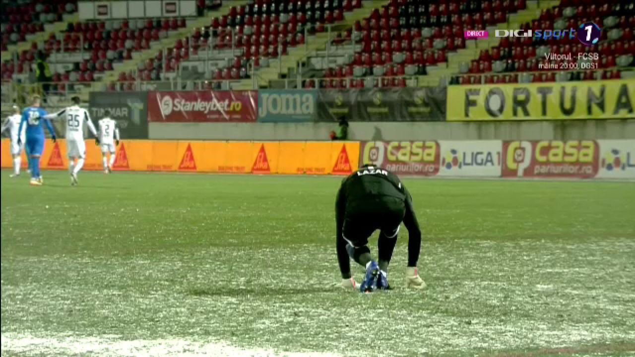 Zapada face PRIMA VICTIMA in Liga 1! Lazar s-a ACCIDENTAT dupa ce a alunecat si a fost inlocuit! Ce a patit portarul Astrei_4