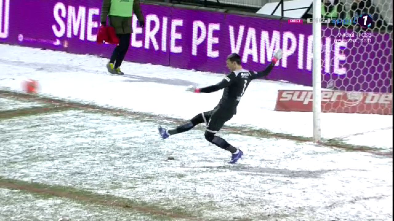 Zapada face PRIMA VICTIMA in Liga 1! Lazar s-a ACCIDENTAT dupa ce a alunecat si a fost inlocuit! Ce a patit portarul Astrei_13