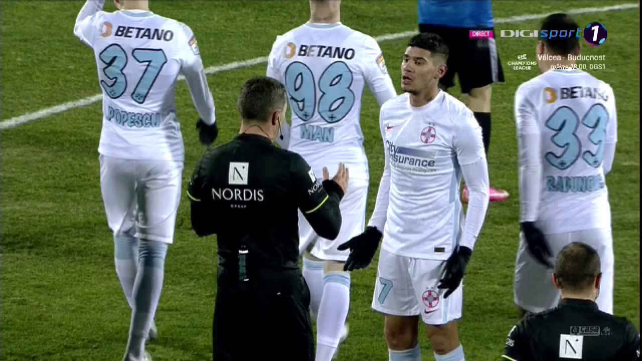 Coman n-a mai putut! S-a dus direct la Kovacs la pauza meciului cu Viitorul! Ce i-a reprosat starul lui Becali_4