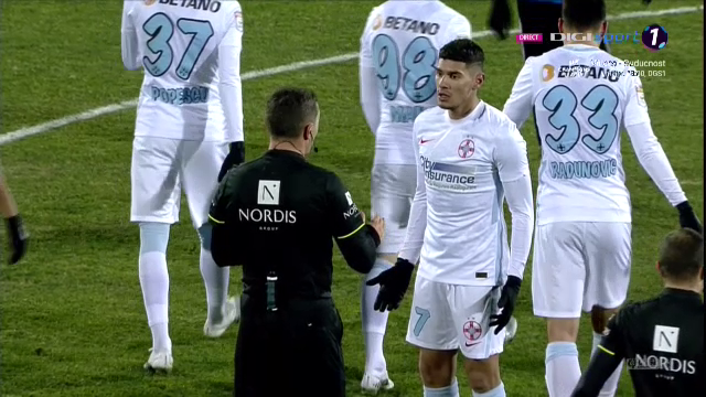 Coman n-a mai putut! S-a dus direct la Kovacs la pauza meciului cu Viitorul! Ce i-a reprosat starul lui Becali_5