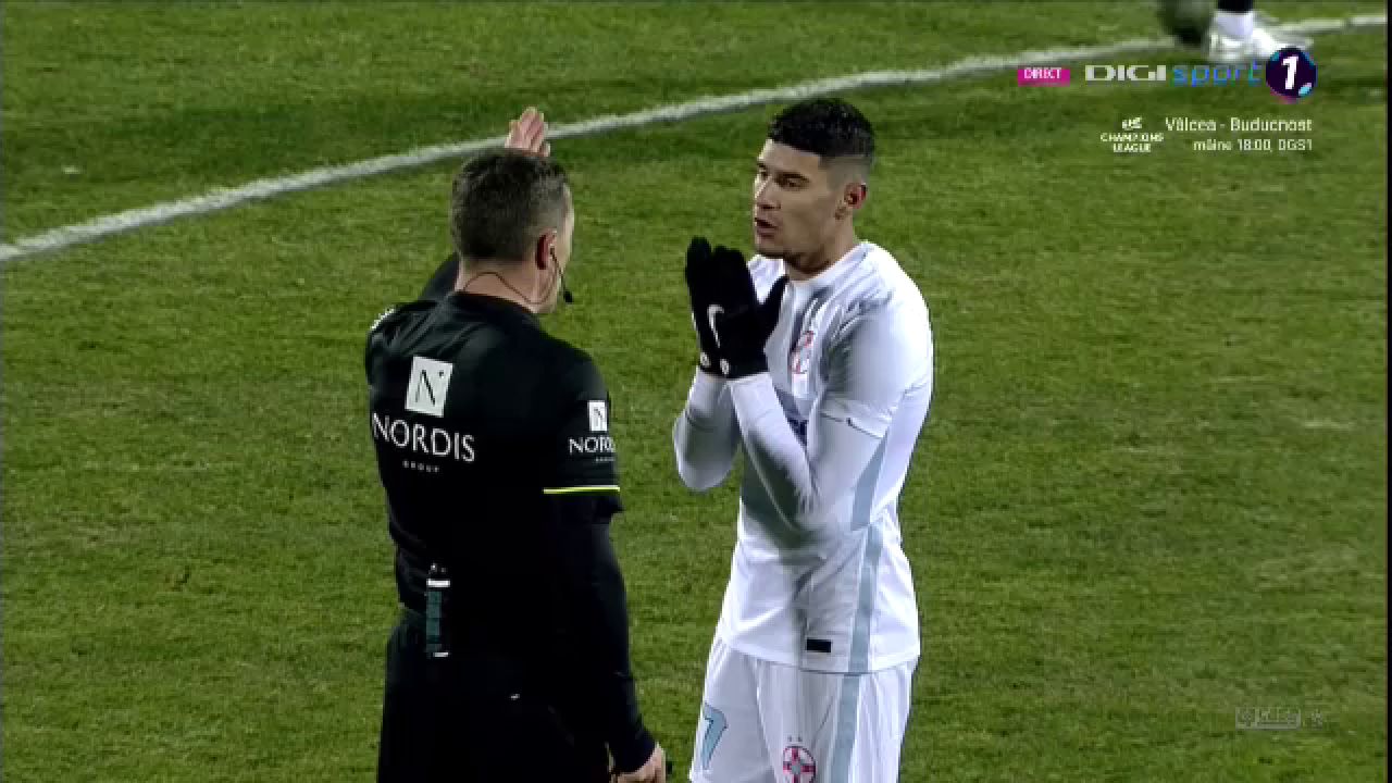 Coman n-a mai putut! S-a dus direct la Kovacs la pauza meciului cu Viitorul! Ce i-a reprosat starul lui Becali_14
