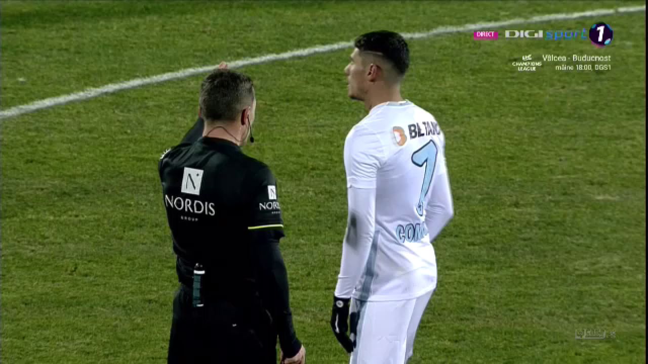 Coman n-a mai putut! S-a dus direct la Kovacs la pauza meciului cu Viitorul! Ce i-a reprosat starul lui Becali_15