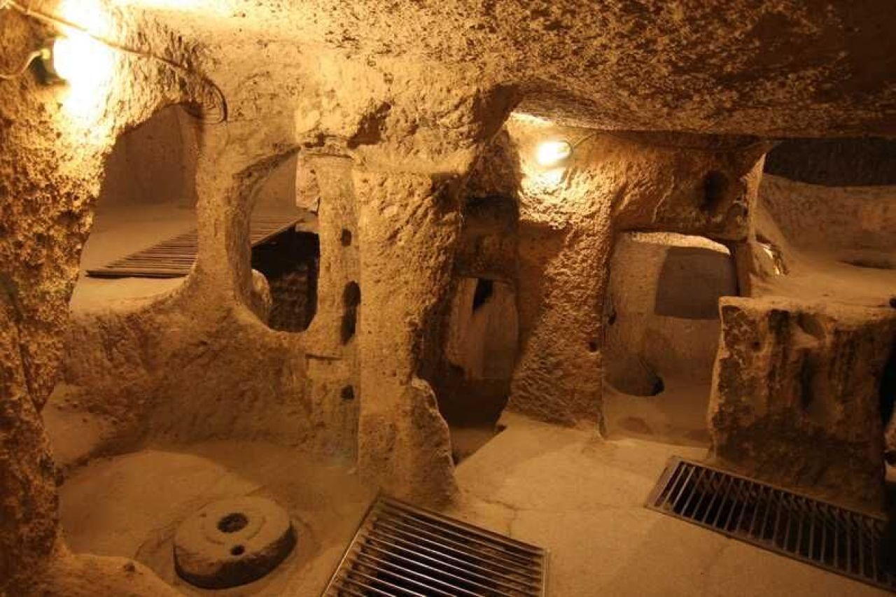 A vrut sa-si renoveze casa si a dat jos un perete din pivnita. Sub el se afla un ORAS SECRET in care au locuit 20 000 de oameni! Cazul care a uluit o lume intreaga_5