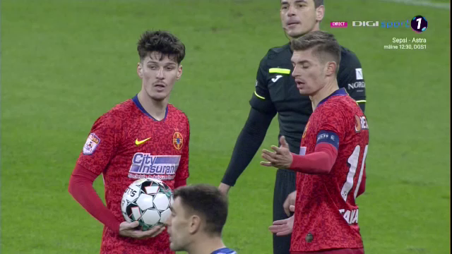Bat eu? Bat? Da, ba, mingea-ncoa! :)) Moment genial intre Man si Tanase! Amandoi au vrut sa bata penalty-ul! Cum s-a terminat totul