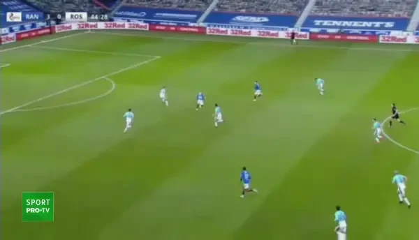 Ianis, ocazie uriasa in finalul primei reprize!