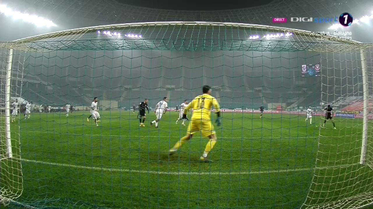 Aproape la fel de tare ca Van Persie! :) GOL MONDIAL marcat de Artean la Craiova! Cum a putut sa trimita dupa centrarea lui Dussaut_10